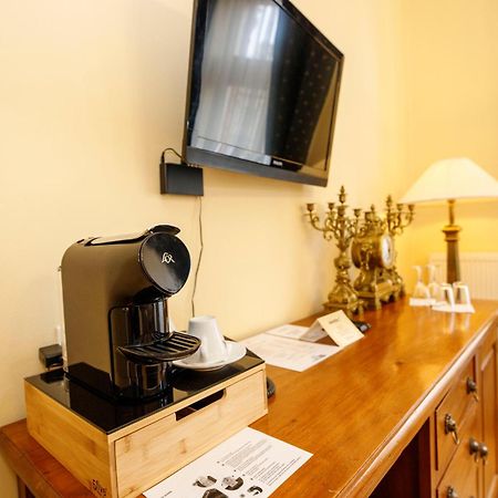 Salvator Hotel การ์โลวีวารี ภายนอก รูปภาพ