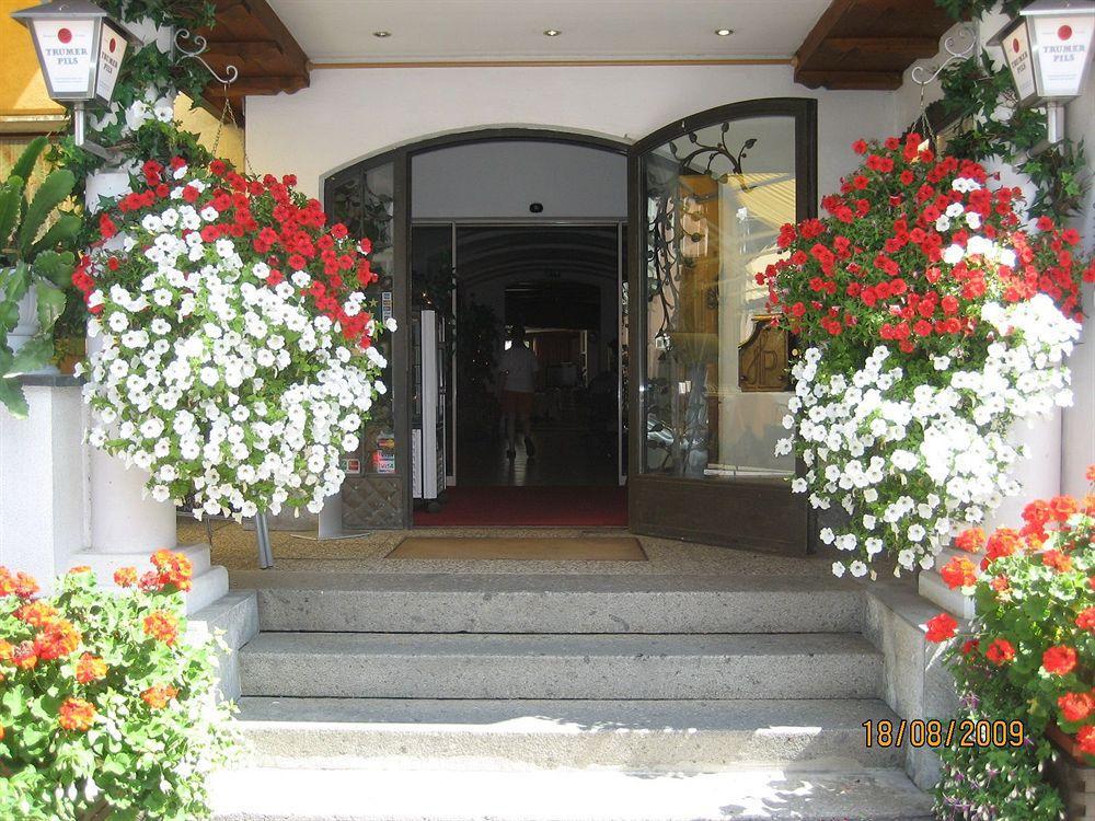 Salvator Hotel การ์โลวีวารี ภายนอก รูปภาพ