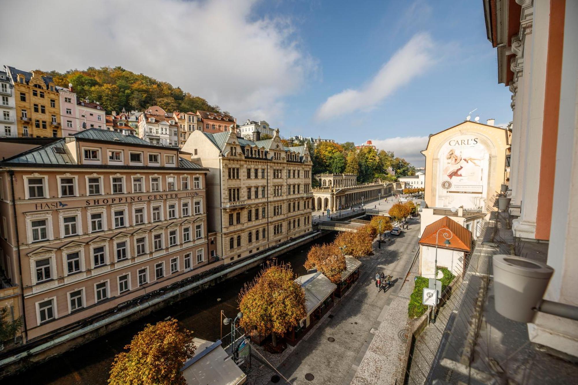 Salvator Hotel การ์โลวีวารี ภายนอก รูปภาพ