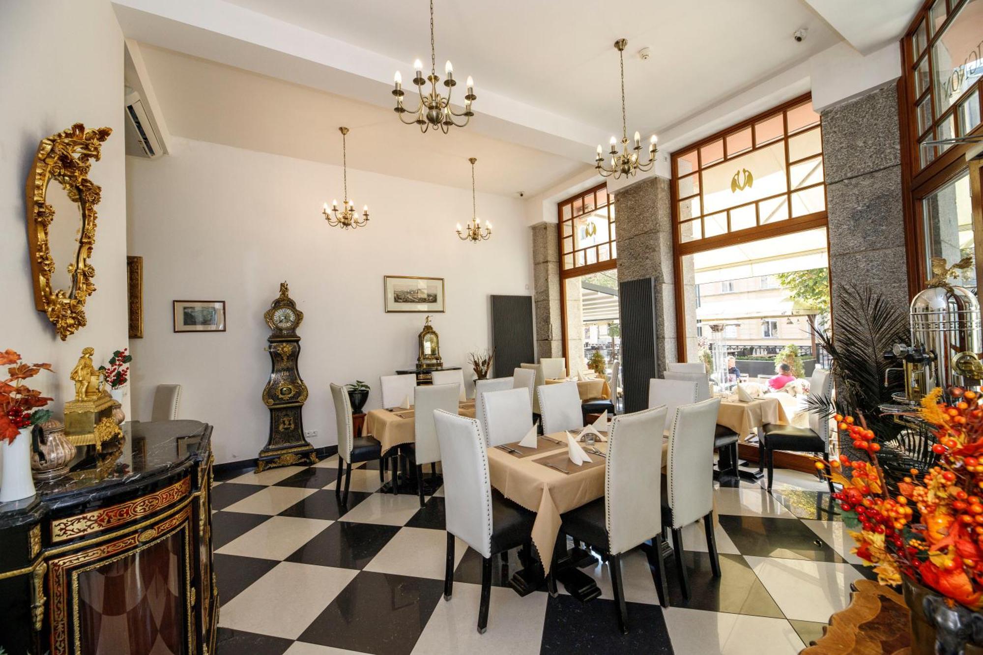 Salvator Hotel การ์โลวีวารี ภายนอก รูปภาพ