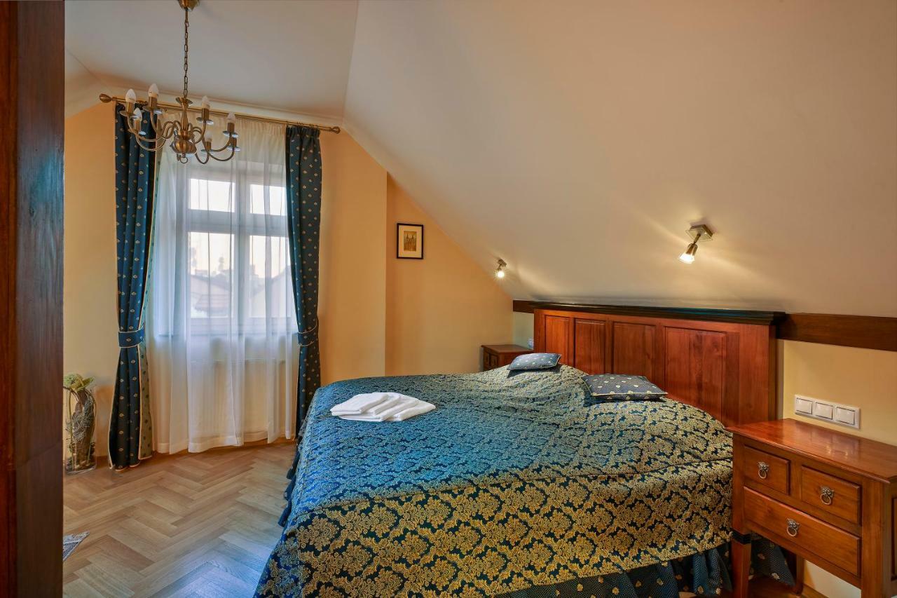 Salvator Hotel การ์โลวีวารี ภายนอก รูปภาพ