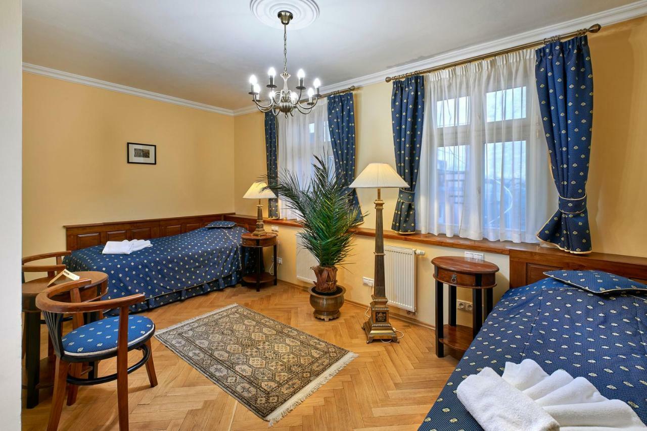 Salvator Hotel การ์โลวีวารี ภายนอก รูปภาพ