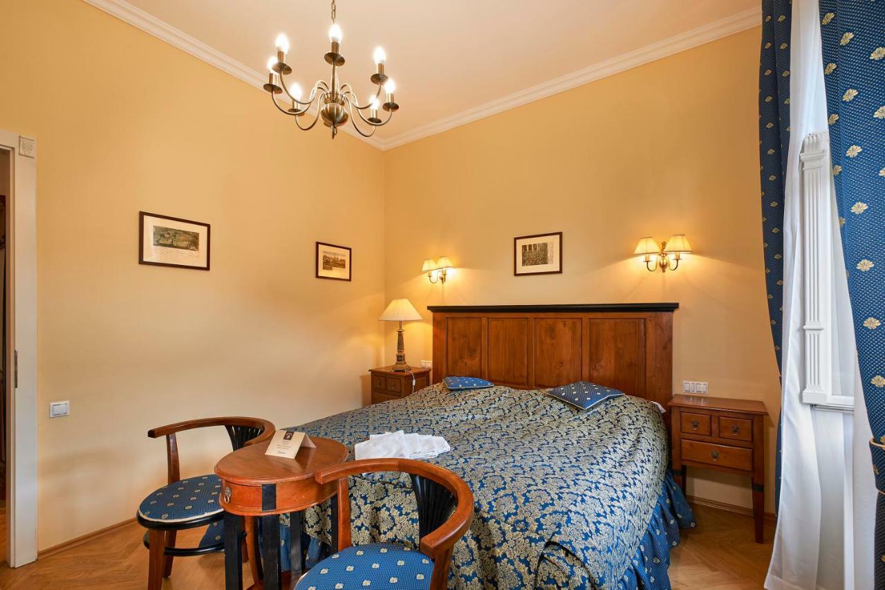 Salvator Hotel การ์โลวีวารี ภายนอก รูปภาพ